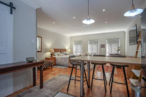 #Spacious Cozy Stay- Free parking